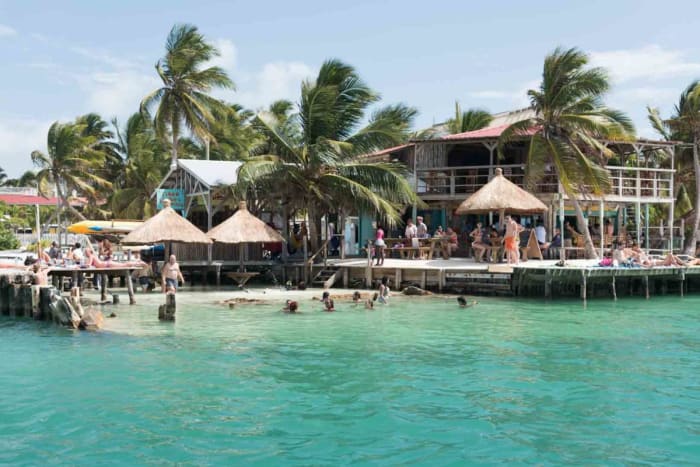 4.1. Caye Caulker, North Islands